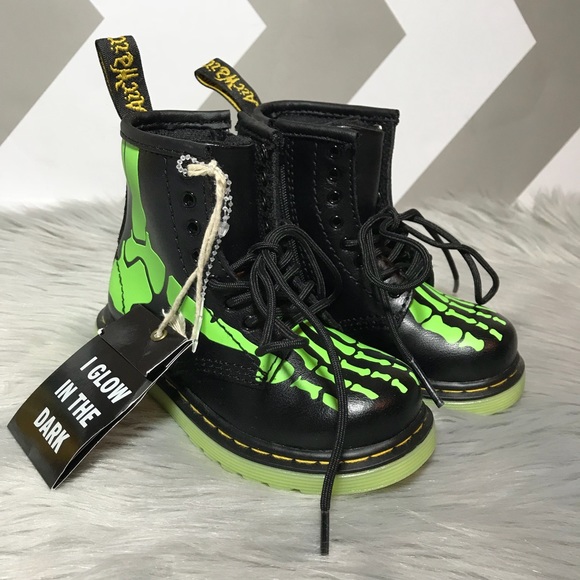 dr martens skelly boots